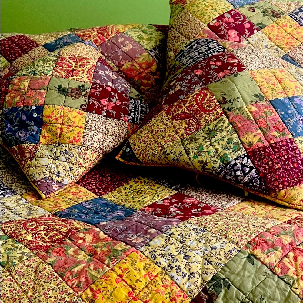 Vibrant Patchwork Quilt with Rich Colors and Cozy Design